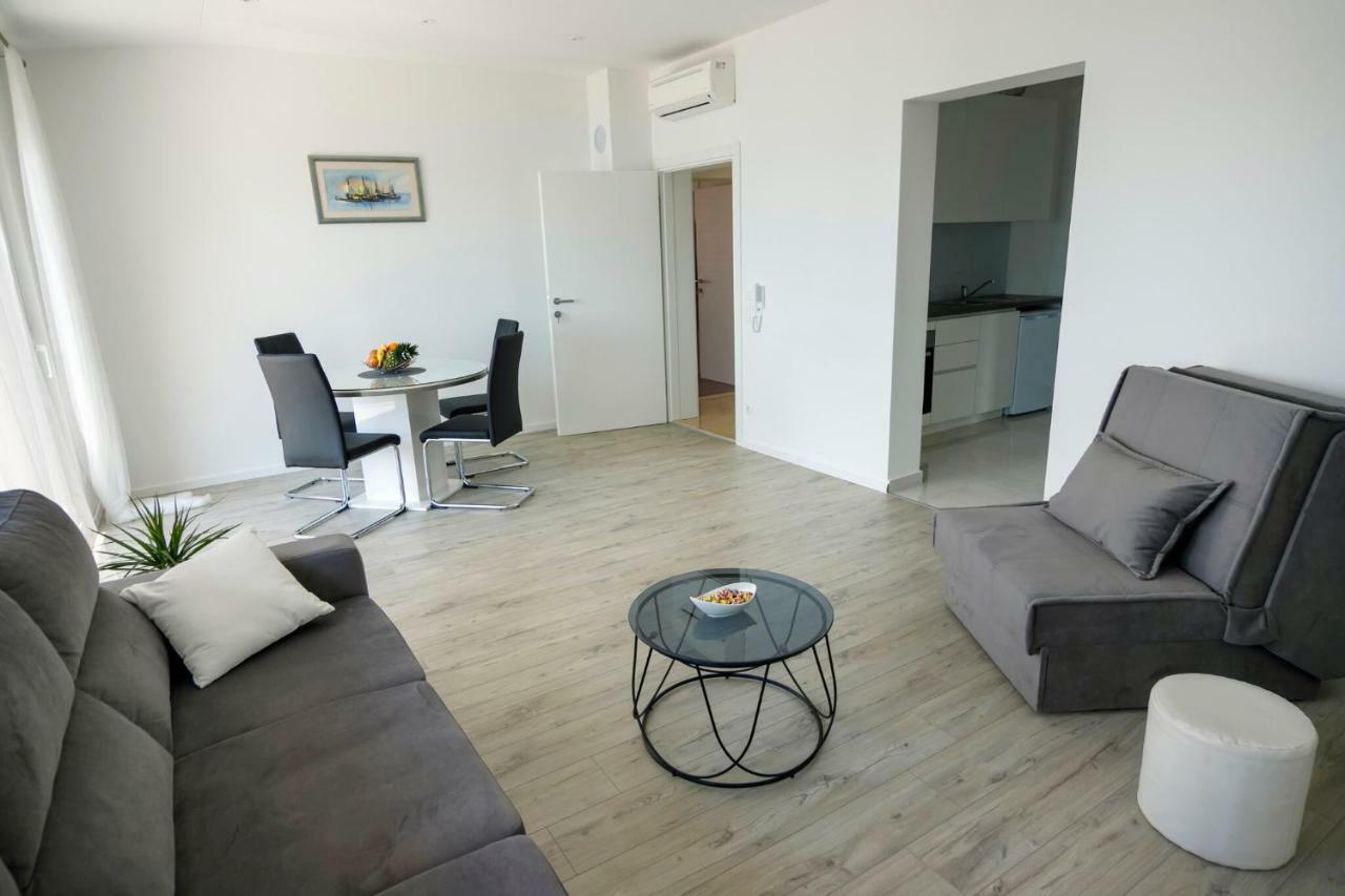 Apartmani Ticinovic Omiš Kültér fotó