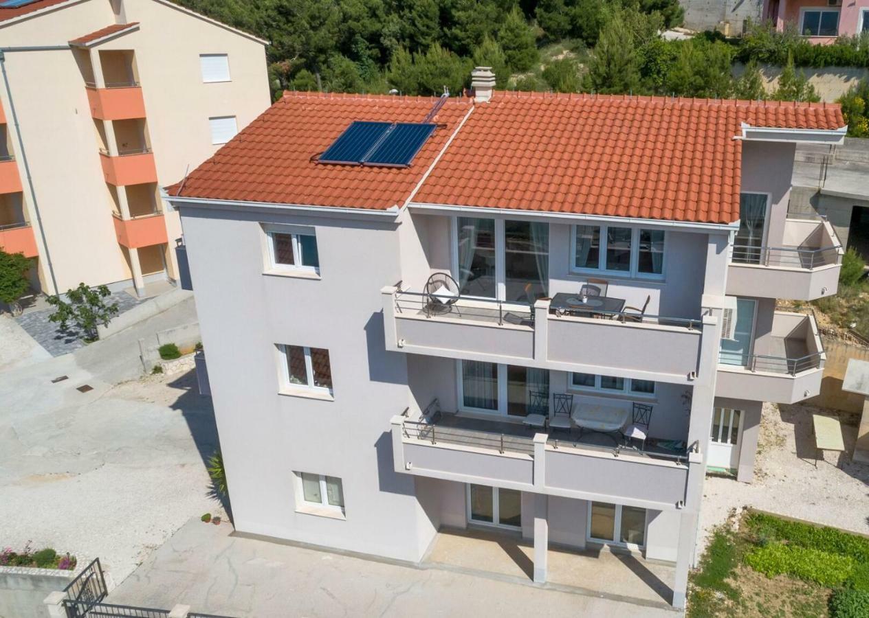 Apartmani Ticinovic Omiš Kültér fotó