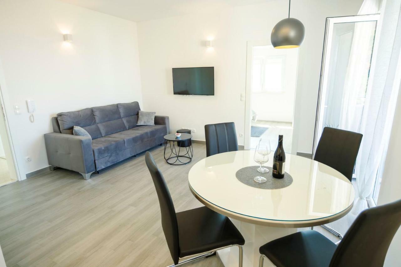 Apartmani Ticinovic Omiš Kültér fotó